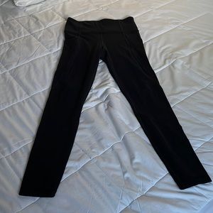 Athleta salutation stash pocket leggings